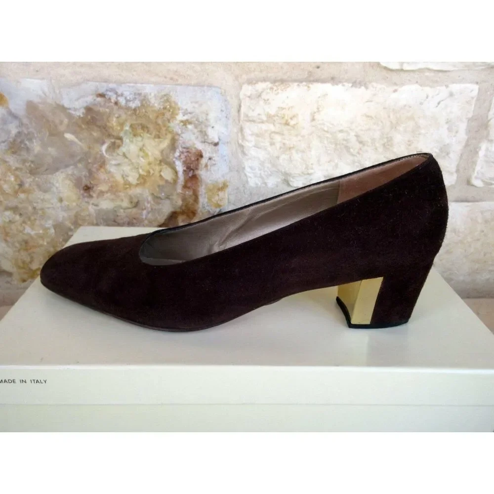 St. John Siena London Sable Brown Suede Pumps Size 6 1/2‎ AA